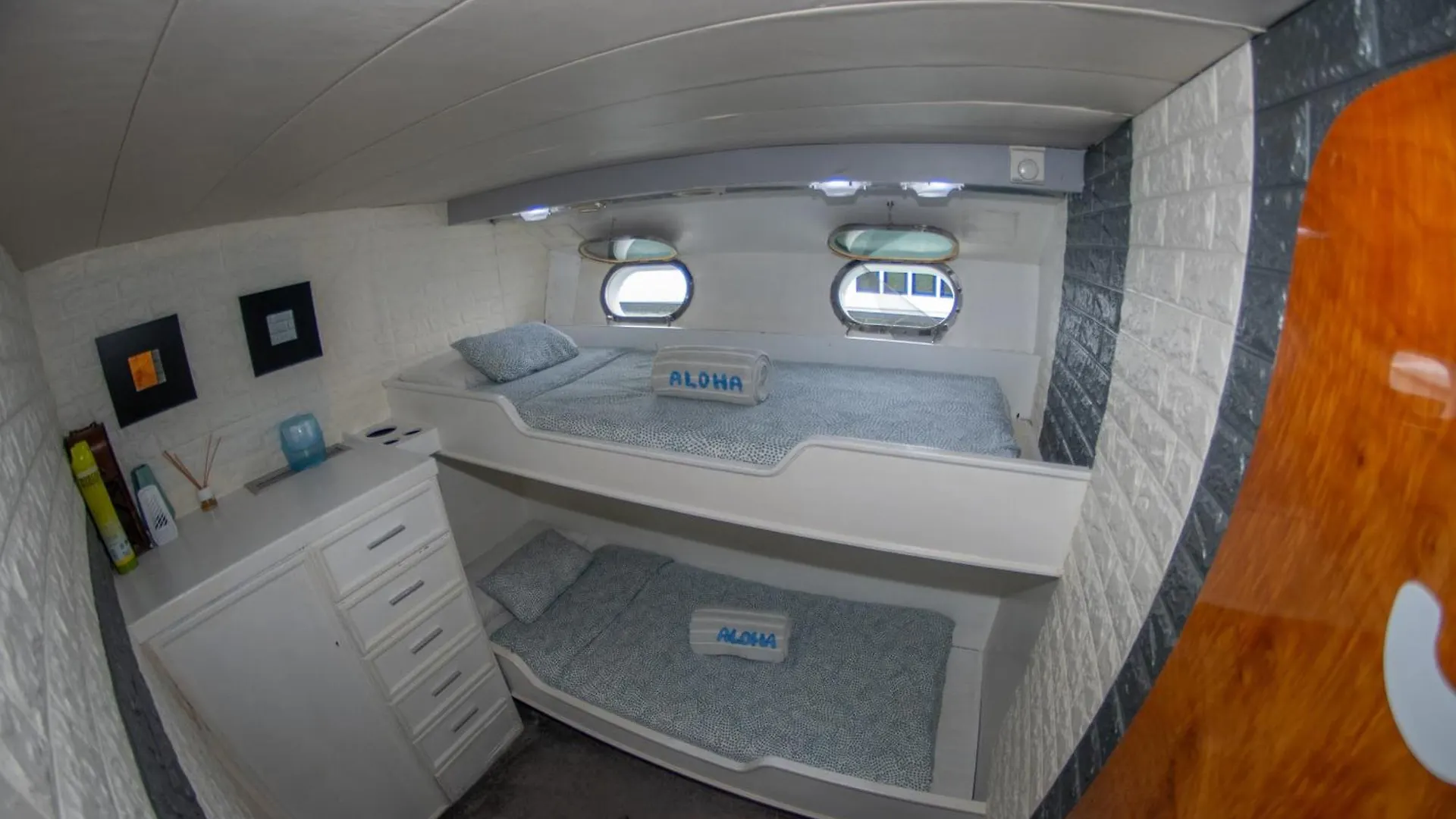 Hotel Boat Aloha Sant Adria de Besos 0*,