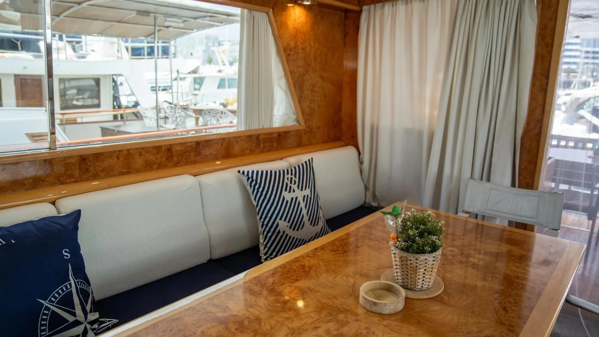 Hotel Boat Aloha Sant Adrià de Besòs 0*,  Spagna