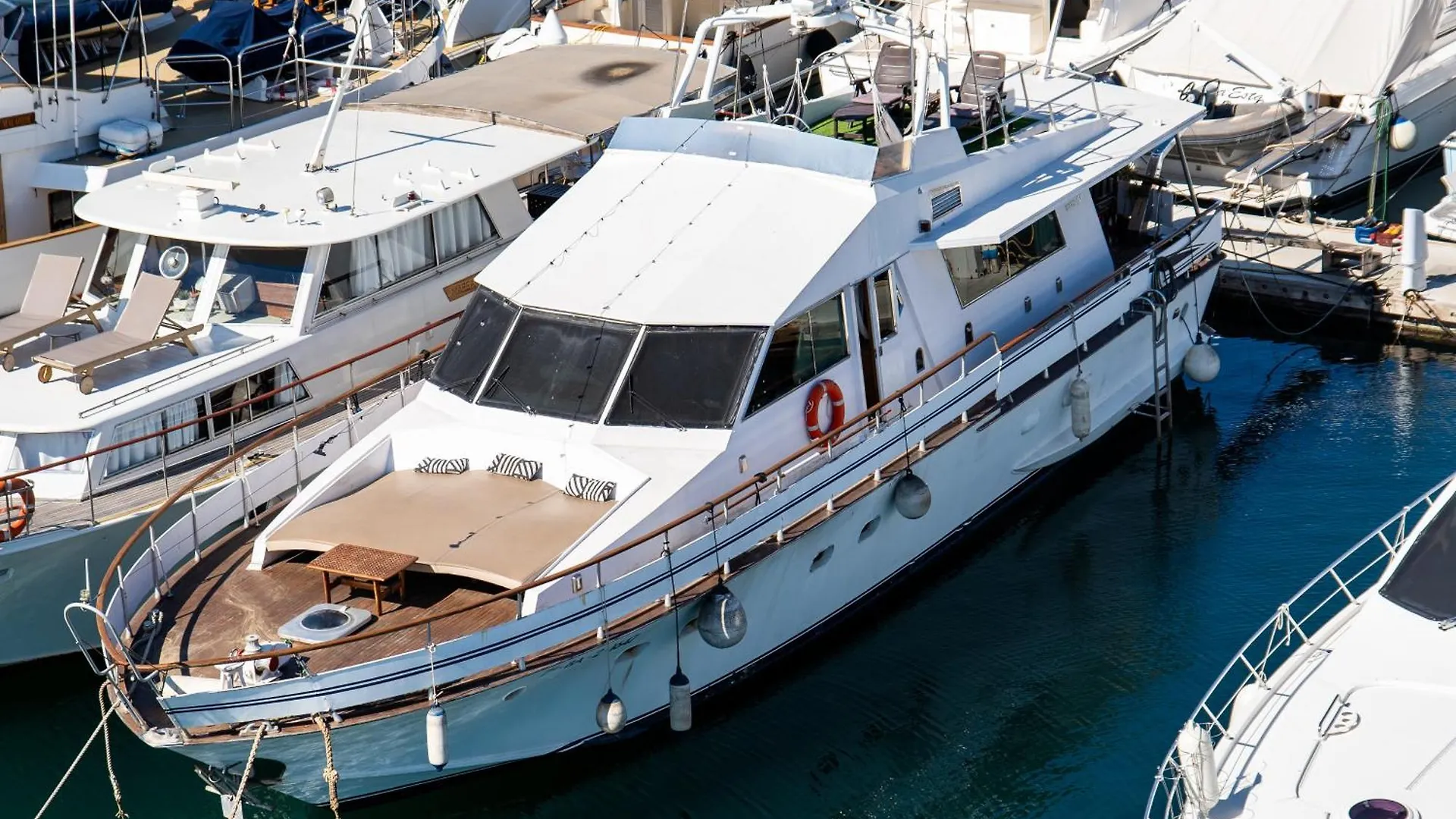 Boat Aloha Hotel Sant Adria de Besos