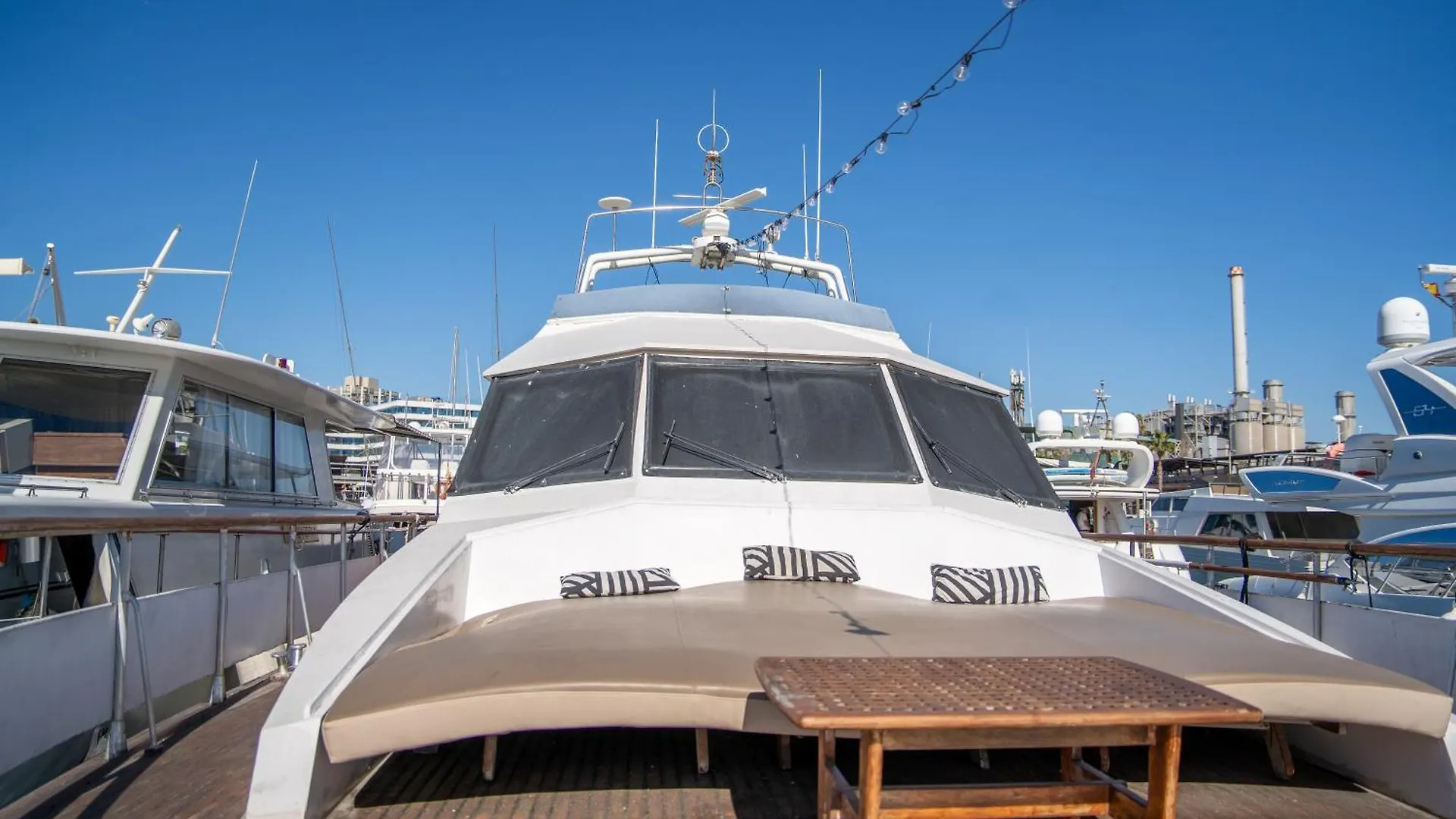 Boat Aloha Hotel Sant Adria de Besos Botel